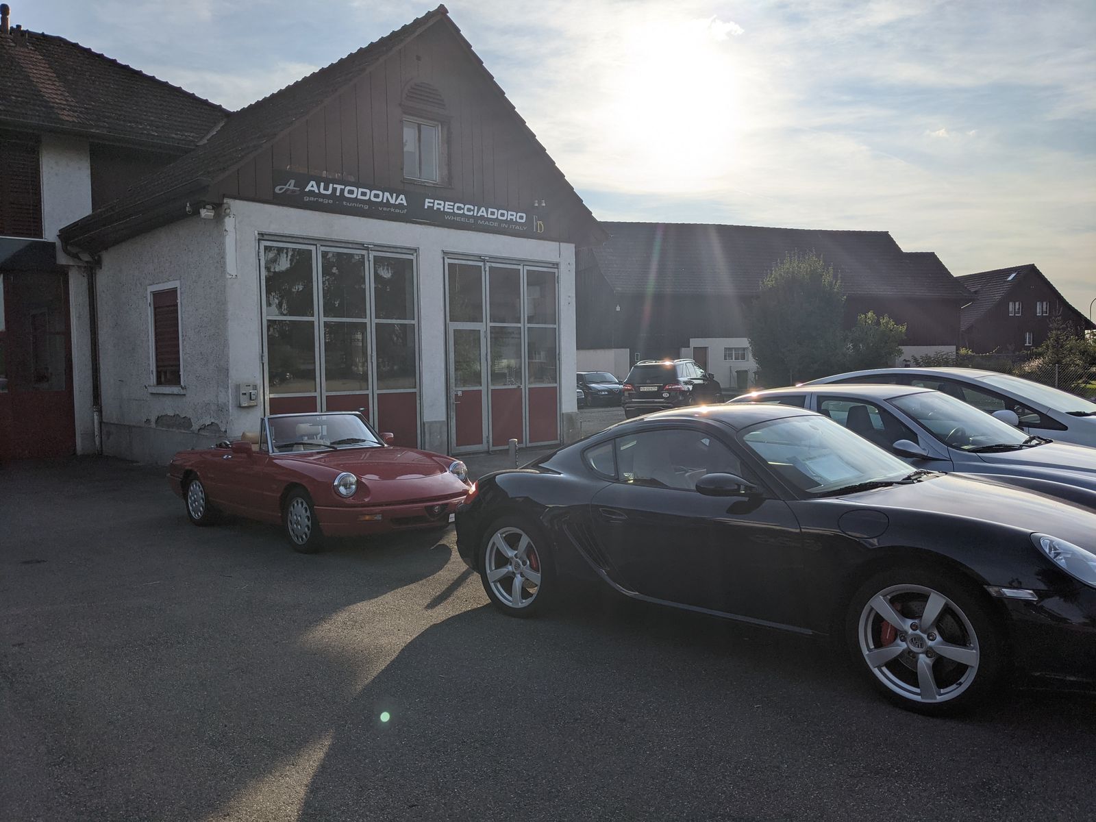 Garage AUTODONA an der Alten Landstrasse in Dübendorf-Gfenn